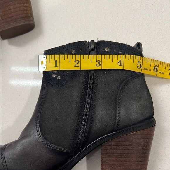 PIKOLINOS Gray Ankle Booties with Vintage Leather and Embroidered Design - Picture 10 of 12